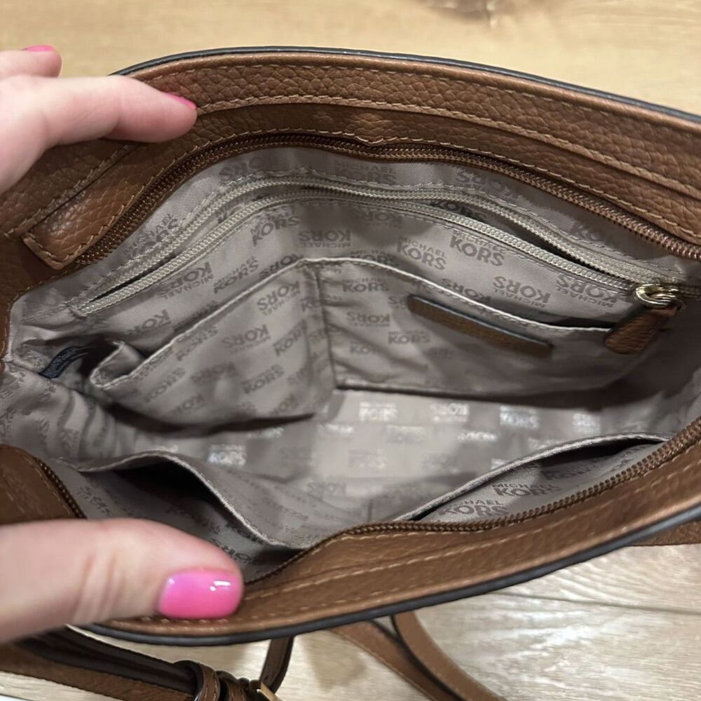 Michael Kors Camel Brown Pebbled Leather Crossbody Purse Handbag EUC! - Picture 8 of 16